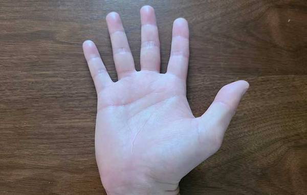 手相は右手と左手どちらを見たらいい？　島田秀平は多くの占い師と違って…