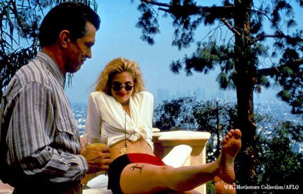 『E.T.』の名子役、ドリュー・バリモアの栄光と挫折　昔から現在までを映画で振り返る