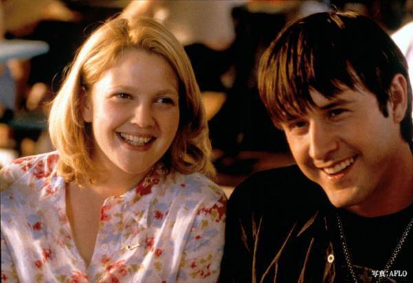 『E.T.』の名子役、ドリュー・バリモアの栄光と挫折　昔から現在までを映画で振り返る