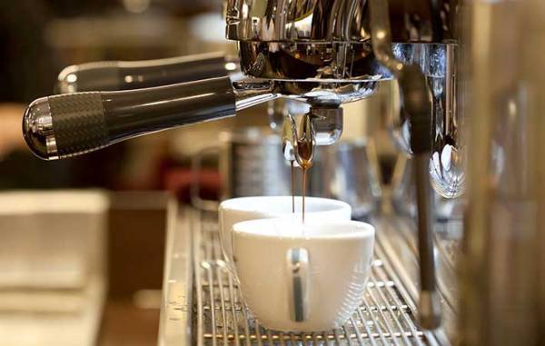 カフェオレとカフェラテでこんなに違う！　ベースのコーヒーや牛乳の分量