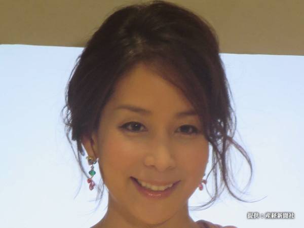 内田恭子、息子たちとの３ショットを公開　ファン「いつ見てもおキレイ」「素敵な家族」