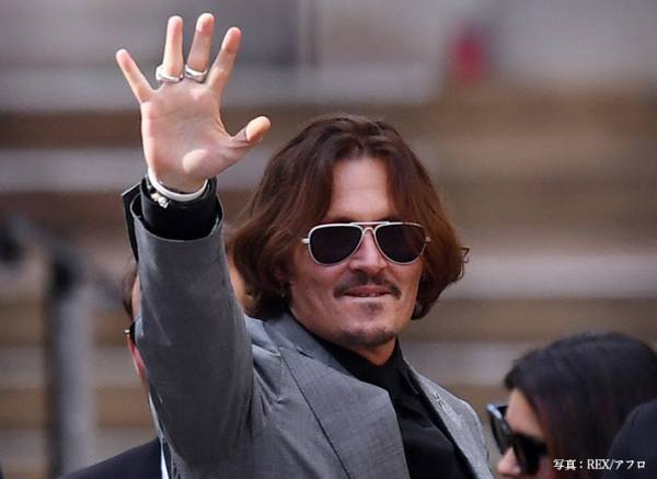 ジョニー・デップの若い頃を出演映画で振り返る　美人と話題の娘も女優として活躍中