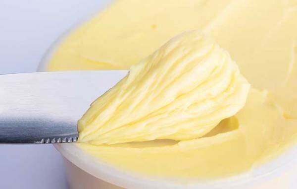 マーガリンとバターの違いは何？値段や風味で比べると…カロリーが高いのは意外にも