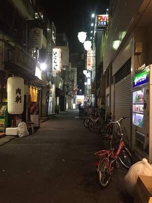 深夜の歌舞伎町で『取っ組み合いのケンカ』　激写した写真に２４万人が『いいね』