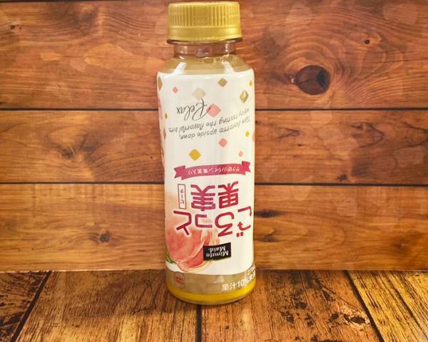 文字が上下逆さにプリントされたペットボトルラベル　ミスかと思いきや…