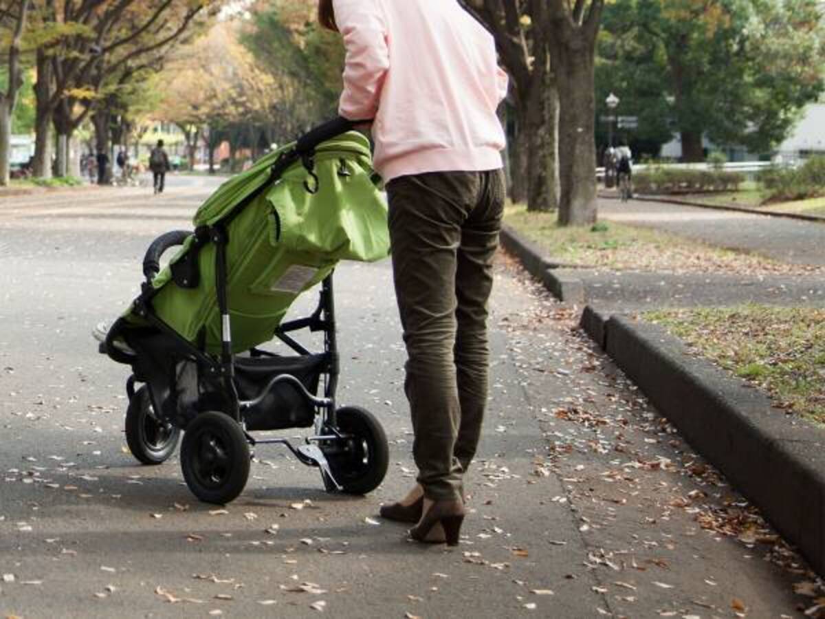 ベビーカー 人妻