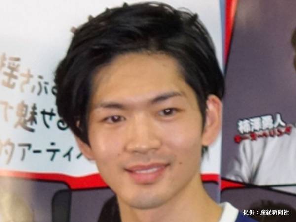 松下洸平がインスタで戸田恵梨香との写真を公開し、大反響　綾野剛や星野源も登場！