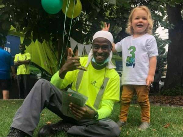 将来の夢はゴミ収集員！　３歳の男の子の誕生日に『ヒーロー』が駆けつける