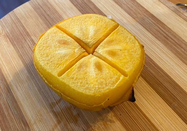 この秋、試してほしい『柿の食べ方』　トースターで焼くだけで…　「絶品」「新感覚のおいしさ」