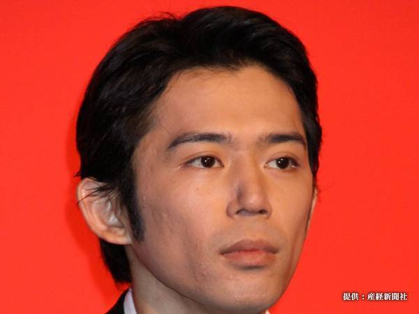 岡田義徳が妻・田畑智子や息子と行く博物館とは？　はしゃぐ子供と夫婦の姿が「ほほえましい」