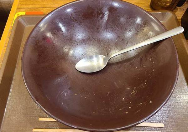 すき家でキングサイズは持ち帰りできるの？　カロリーや値段、肉の量を考えるとコスパは？