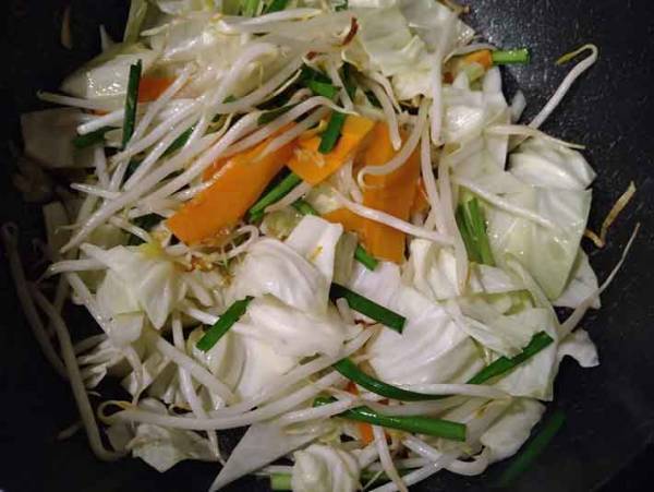 子どもにも大好評！　ちょっと火加減を工夫しただけで、いつもの野菜炒めが…