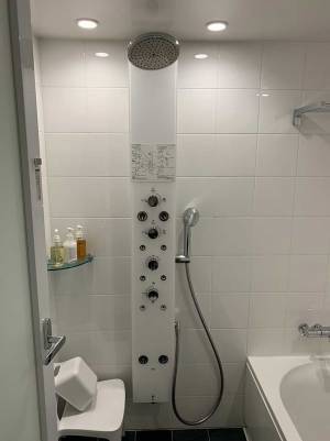 ホテルで風呂に入ろうとした男性　ドアを開けた先にあった物を見て、困惑