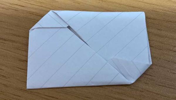 「これは大昔の女学生が使った伝統的な折り方です」　とある手紙に、２２万人が共感