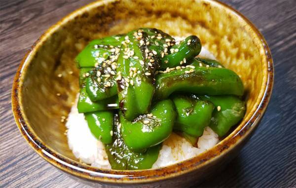 ピーマンさえあればOK　Twitterで話題の『ピーマン丼』の作り方は？　「簡単」「ヘビロテ決定」