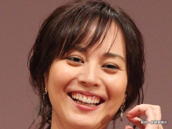 比嘉愛未がインスタでベリーショート姿を公開！　「頭の形からして美人」