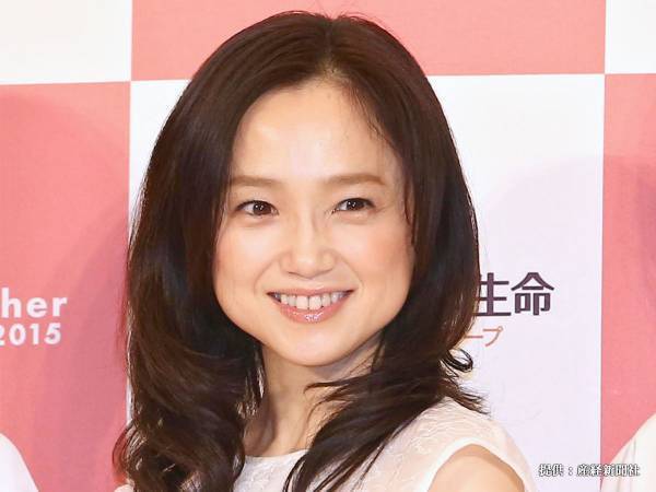 永作博美が明かした、若々しくいられる『考え方』に称賛の声　「新しい発想」「カッコいい」