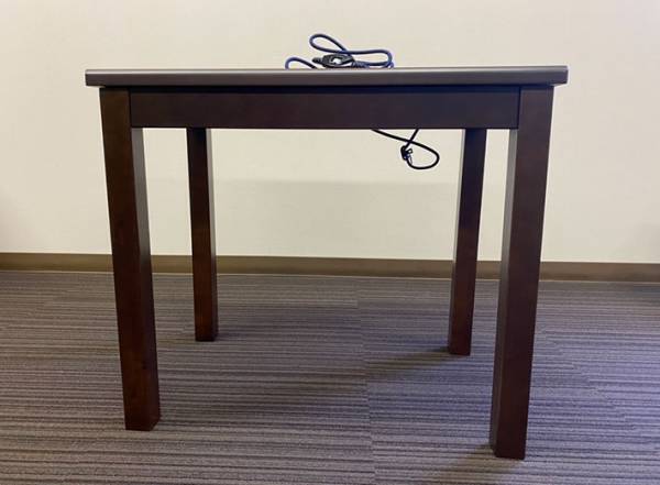 もう床に座る『こたつ』は古い！？　最新型のこたつはコレだ！