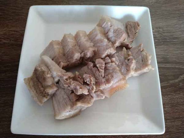 レンジで１０分でできる　ウーロン茶の香りが引き立つチャーシューを作ってみました！