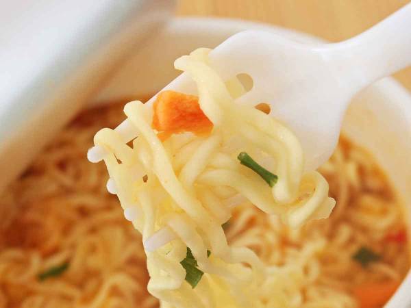 『黒ひげ危機一髪』ならぬ『カップヌードル危機一髪』？