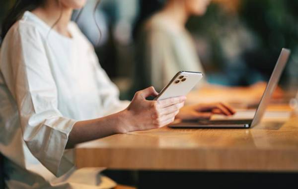 「いいね！」はコミュニケーションの一つ　「私はここに！」という自分の存在確認でもある