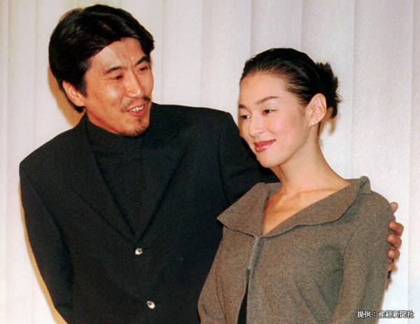 鈴木保奈美と夫・石橋貴明は再婚　娘に芸能界デビューの噂も