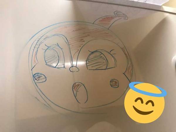 夫にクレヨンを与えた妻　その後の展開に「かわいすぎる」「吹き出した！」