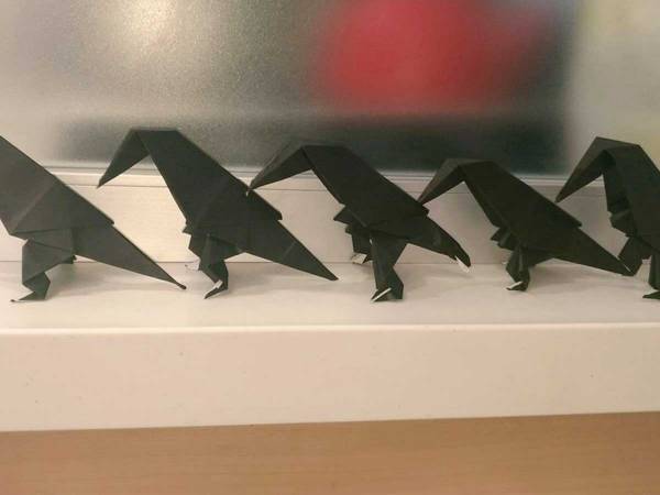 折り紙カラス、その『活用法』が「最高」「今すぐやる」と話題に