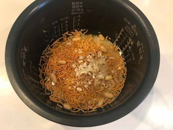 大人も子供もハマる！おやつヌードルで作る激うま炊き込みご飯レシピ