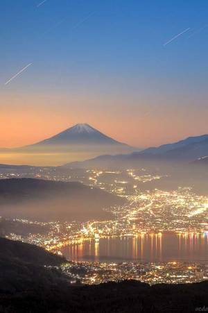 まるで宝石箱のよう…　長野県で撮影された『２枚』に心奪われる