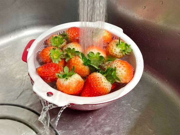 イチゴは買ってきたらすぐに？　料理人の『保存方法』に驚きの声　「初耳」「意外だった」