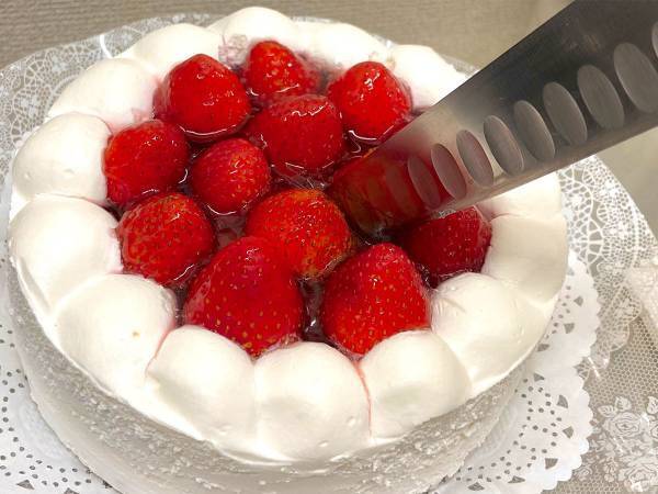 ホールケーキを上手にカットしたい　シェフの切り方が「参考になる」と話題