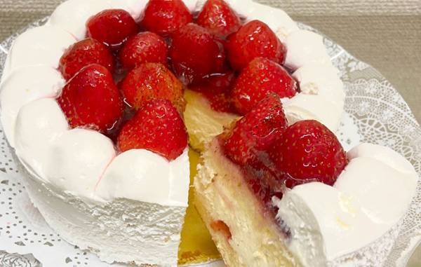 ホールケーキを上手にカットしたい　シェフの切り方が「参考になる」と話題