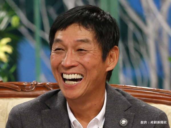 「血の繋がりがない父をどう思う？」　明石家さんまの息子の『返答』に、涙