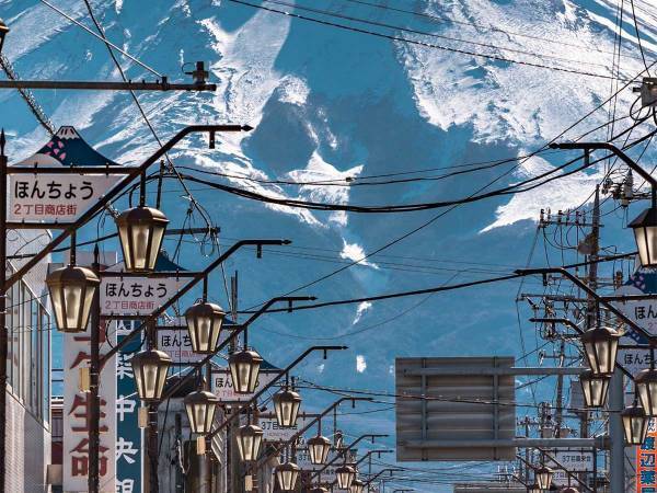 １１万人が心奪われた、『落ちてきそう』な富士山とは？