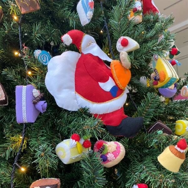 「４００個の飾りを手作り」　小児医療病棟の『クリスマスツリー』が愛に溢れていた