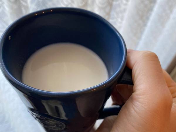 牛乳を温める前に『砂糖』を入れると？　全農の投稿に「さすが」「やってみる」の声