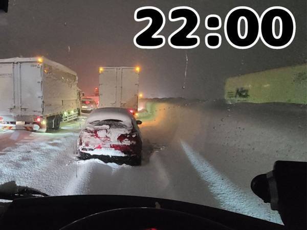 立ち往生に巻き込まれた運転手が伝え続けた『一部始終』　そこに写っていたのは…