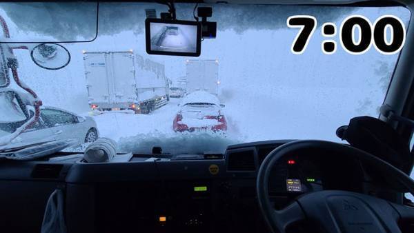 立ち往生に巻き込まれた運転手が伝え続けた『一部始終』　そこに写っていたのは…