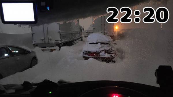 立ち往生に巻き込まれた運転手が伝え続けた『一部始終』　そこに写っていたのは…