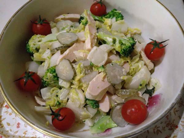 『白菜』をまるごと買ったら、どう食べる？ お鍋で余ったら『コールスロー』はいかが？