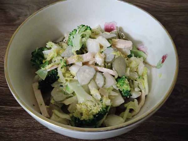 『白菜』をまるごと買ったら、どう食べる？ お鍋で余ったら『コールスロー』はいかが？