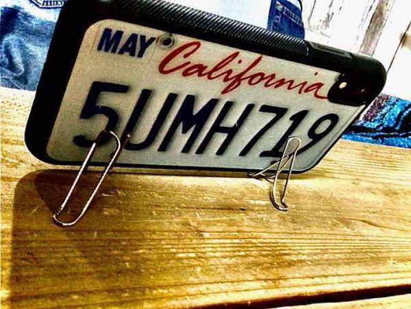 欲しい時に限って持っていないスマホスタンド クリップだけで簡単に作り出す裏技を紹介