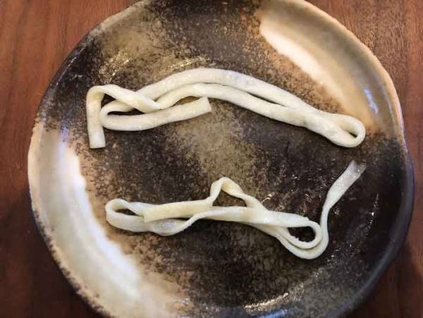 ふわっともちもち！どん兵衛限定プレミアムバージョンを食べ比べ