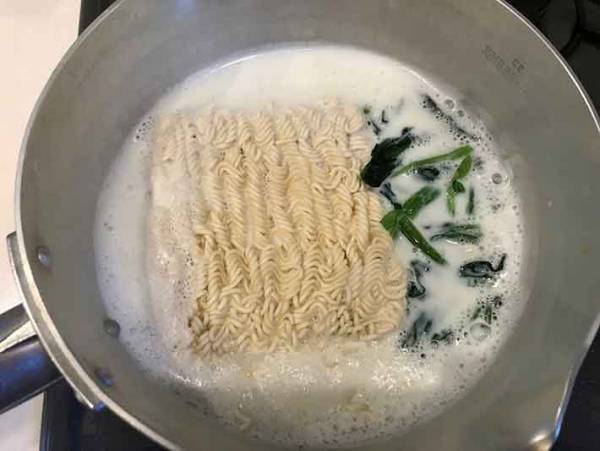袋麺にちょい足しで栄養満点！サッポロ一番アレンジレシピを作ってみた