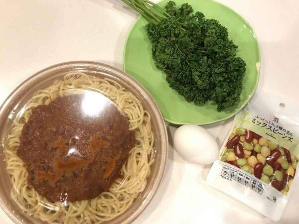 コンビニのミートソースパスタをカフェ風にアレンジ！お洒落に変身レシピを作ってみた