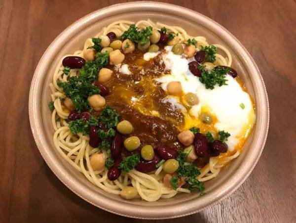 コンビニのミートソースパスタをカフェ風にアレンジ！お洒落に変身レシピを作ってみた