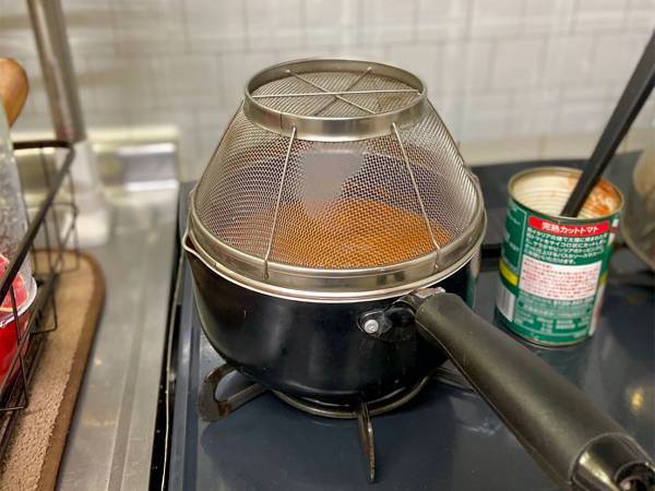 トマトソースがはねない方法って？　料理人の投稿に反響　「なるほど」「いいこと聞いた」