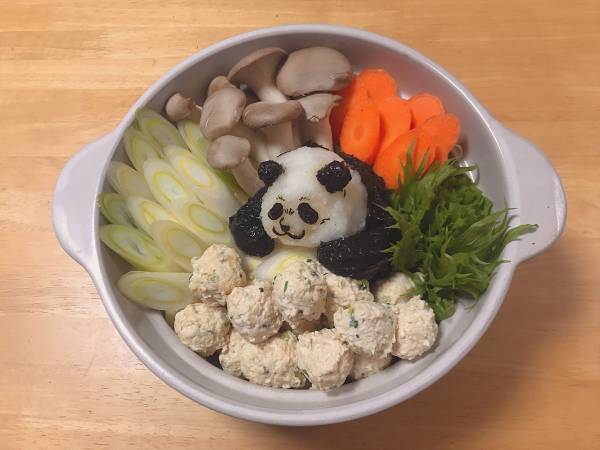 「鍋の中でくつろいでる…」　鍋に入っていたのは？