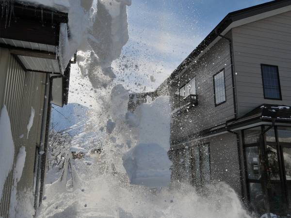 気象庁が大雪の予想を発表　年末年始、危険は足元だけでなく頭上にも…